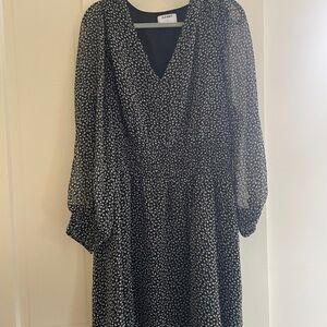 Old Navy Black and White Long Sleeve Dress